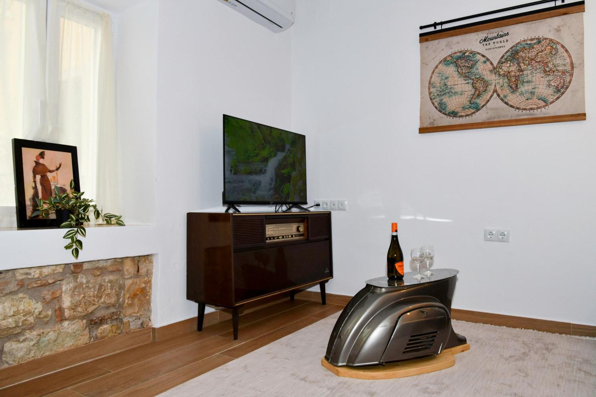Captain Theo'S Modern Apartment Maria Lefkimmi  Exterior photo