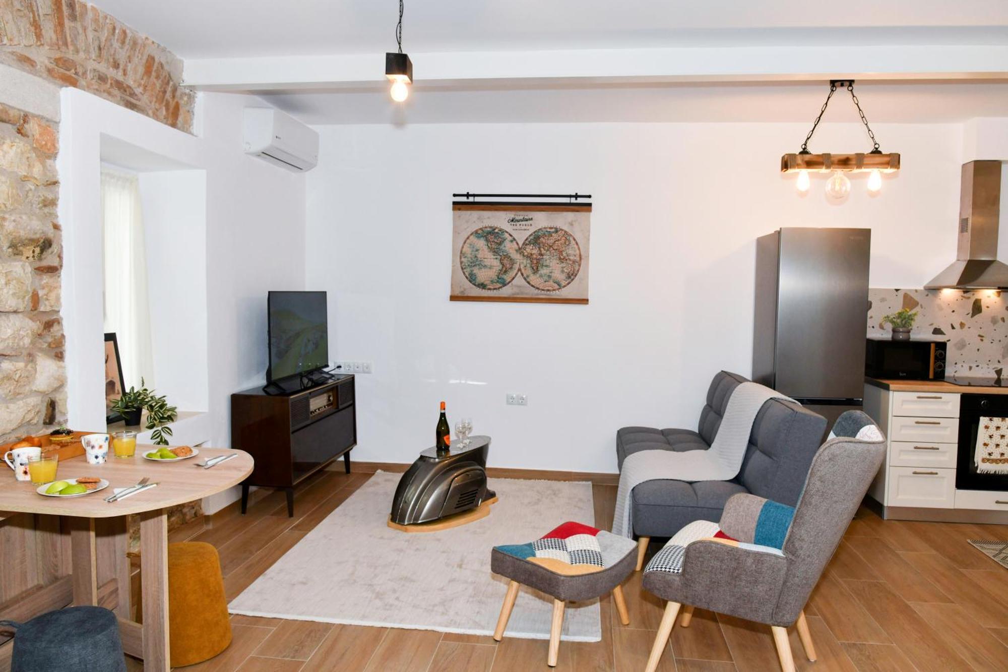 Captain Theo'S Modern Apartment Maria Lefkimmi  Exterior photo