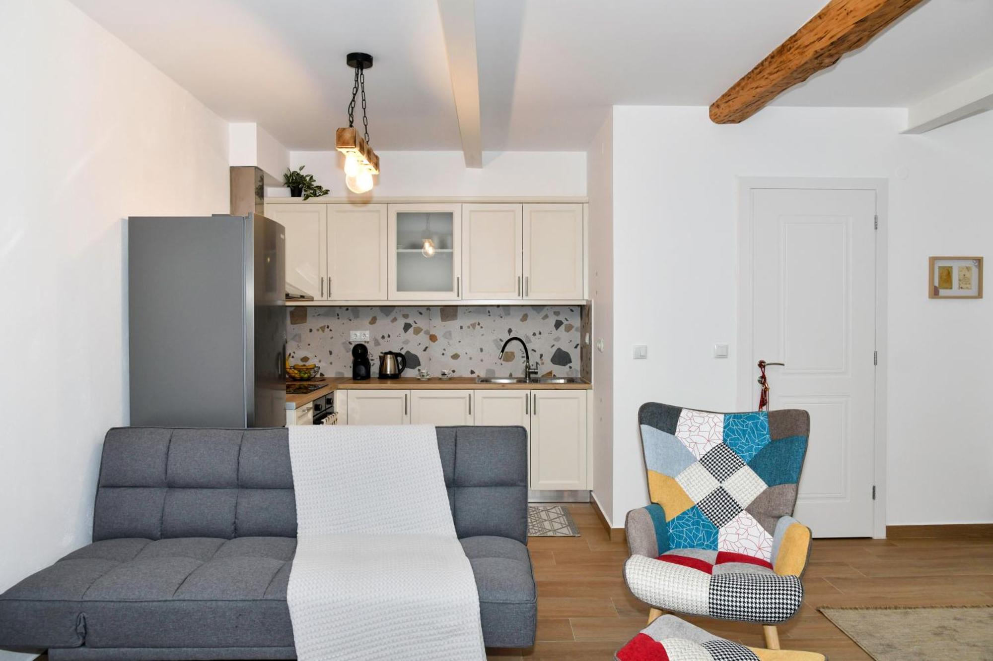 Captain Theo'S Modern Apartment Maria Lefkimmi  Exterior photo