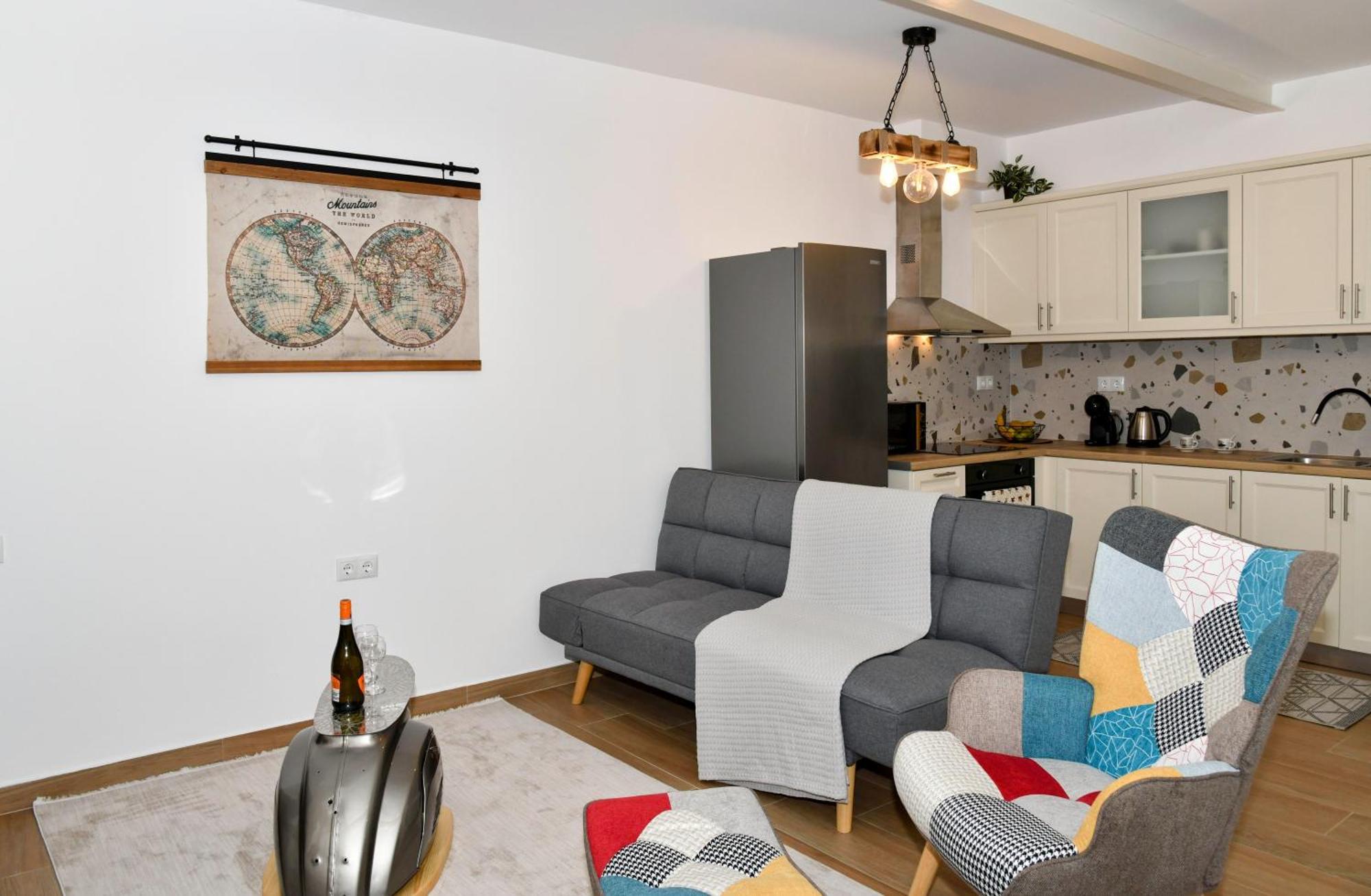 Captain Theo'S Modern Apartment Maria Lefkimmi  Exterior photo