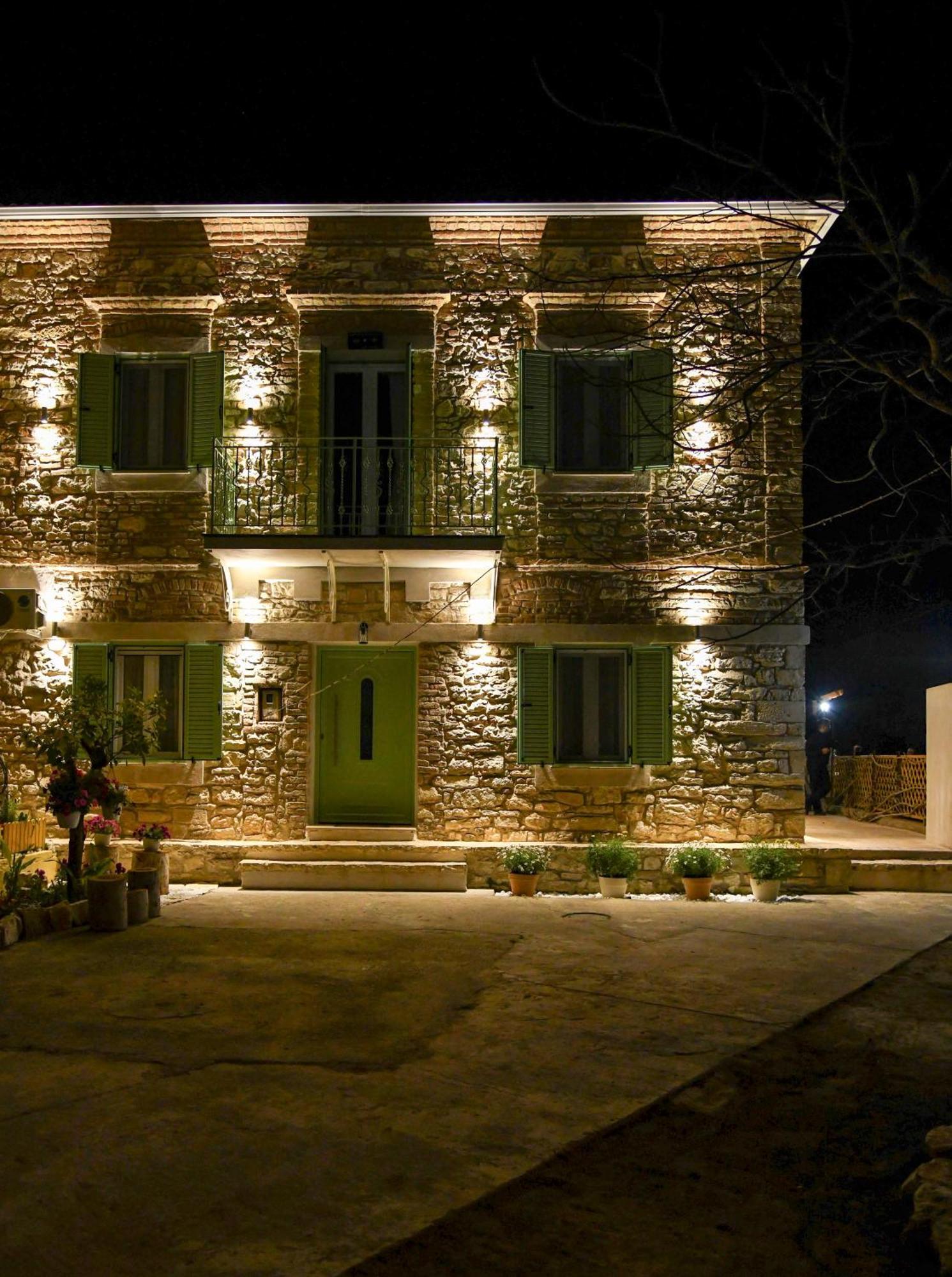 Captain Theo'S Modern Apartment Maria Lefkimmi  Exterior photo
